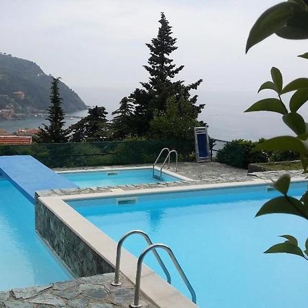 Elegant And Sea View Excelsior Apartment Levanto Bagian luar foto