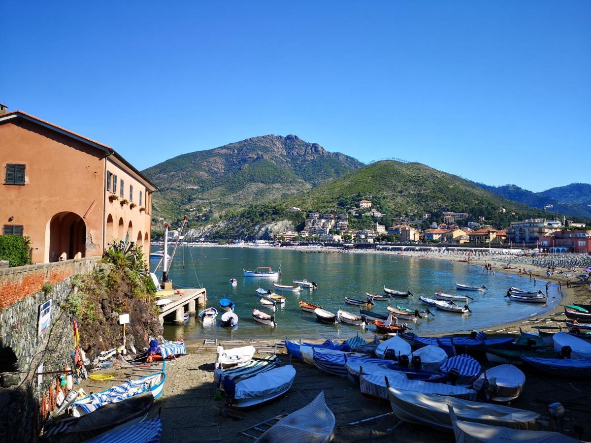 Elegant And Sea View Excelsior Apartment Levanto Bagian luar foto