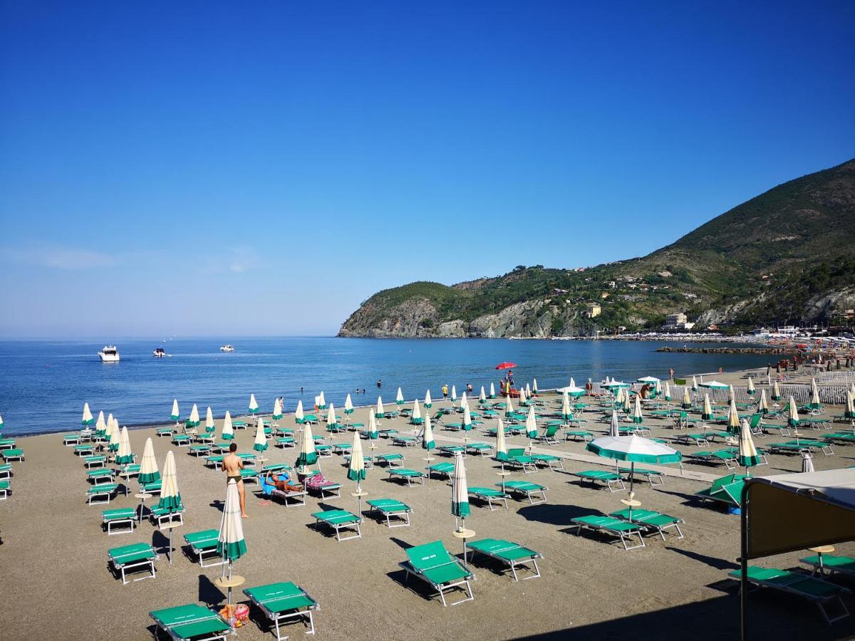 Elegant And Sea View Excelsior Apartment Levanto Bagian luar foto