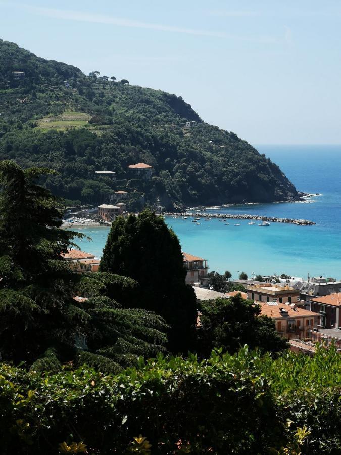 Elegant And Sea View Excelsior Apartment Levanto Bagian luar foto