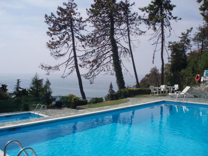 Elegant And Sea View Excelsior Apartment Levanto Bagian luar foto