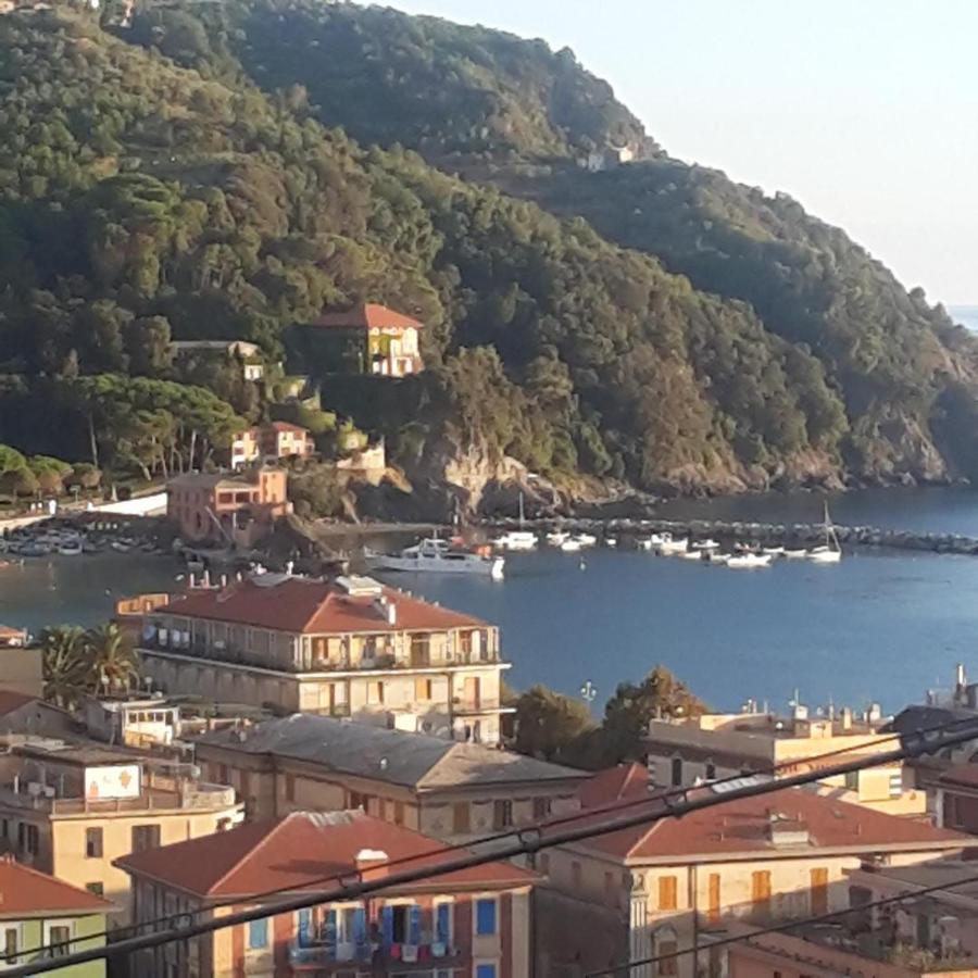 Elegant And Sea View Excelsior Apartment Levanto Bagian luar foto